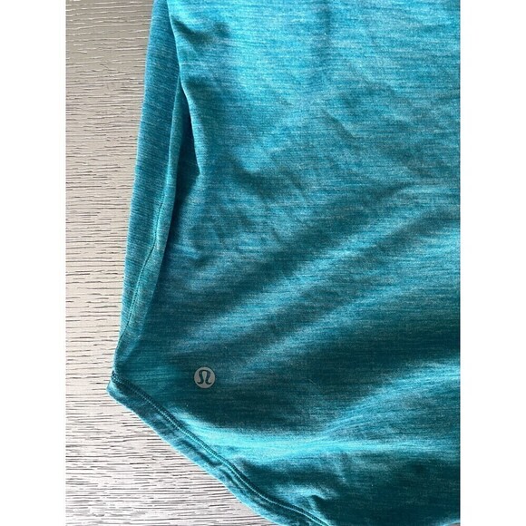 Lululemon Free to Be Serene Tank Top Women's Built in Sports Bra Teal Printed 2 - Picture 3 of 5